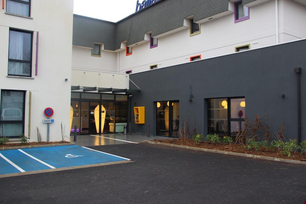 Kyriad Saint Quentin En Yvelines - Montigny Exterior foto
